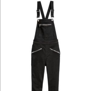Black zipper detailed overalls